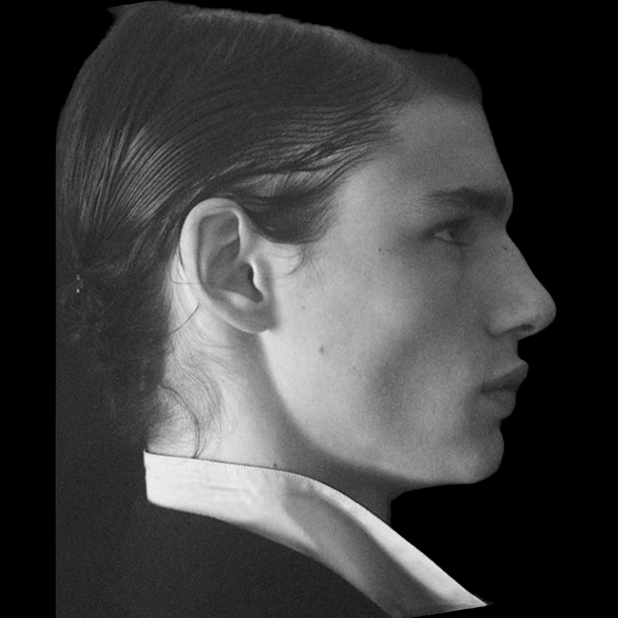 Fernando Lindez, side profile