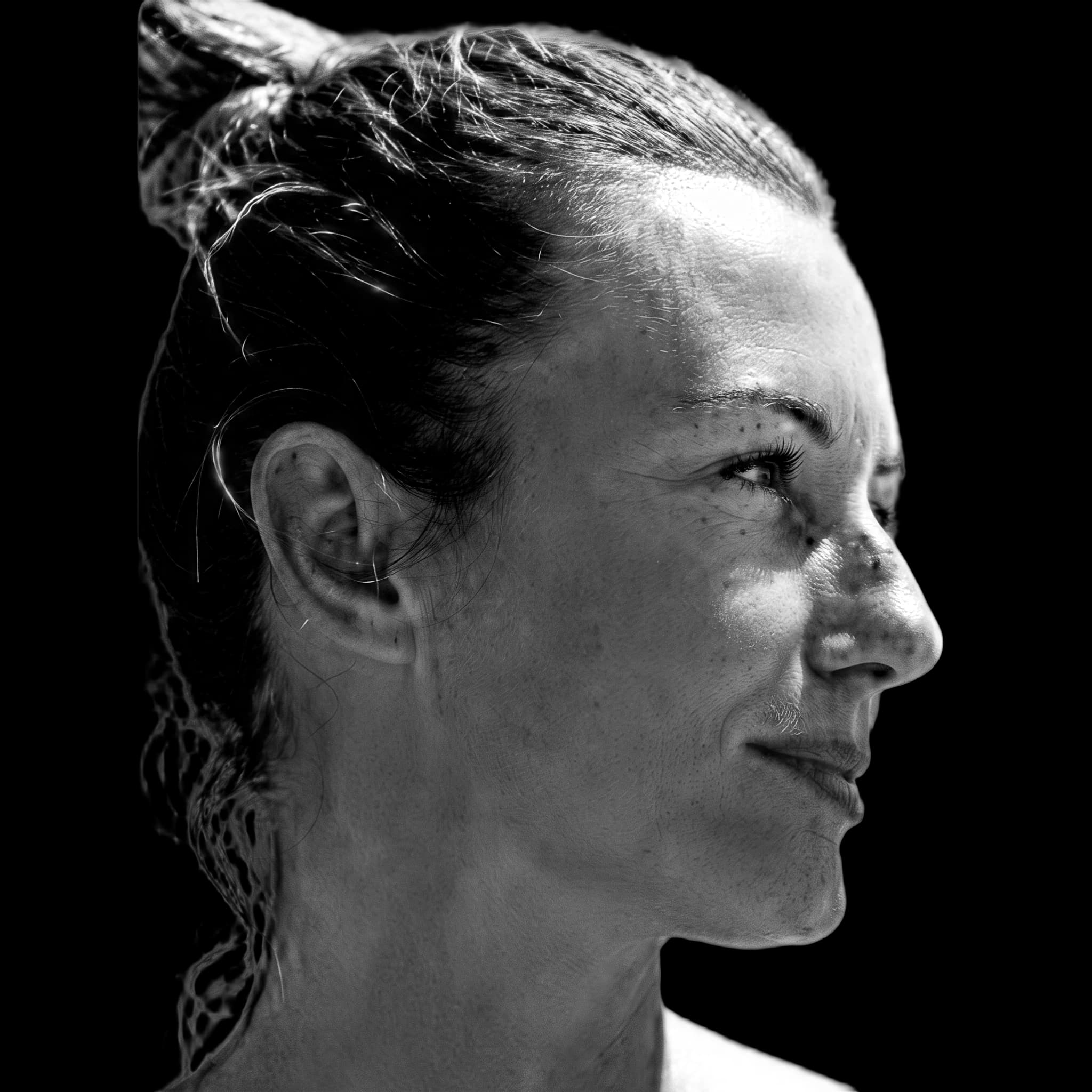 Gloria Zanin, side profile
