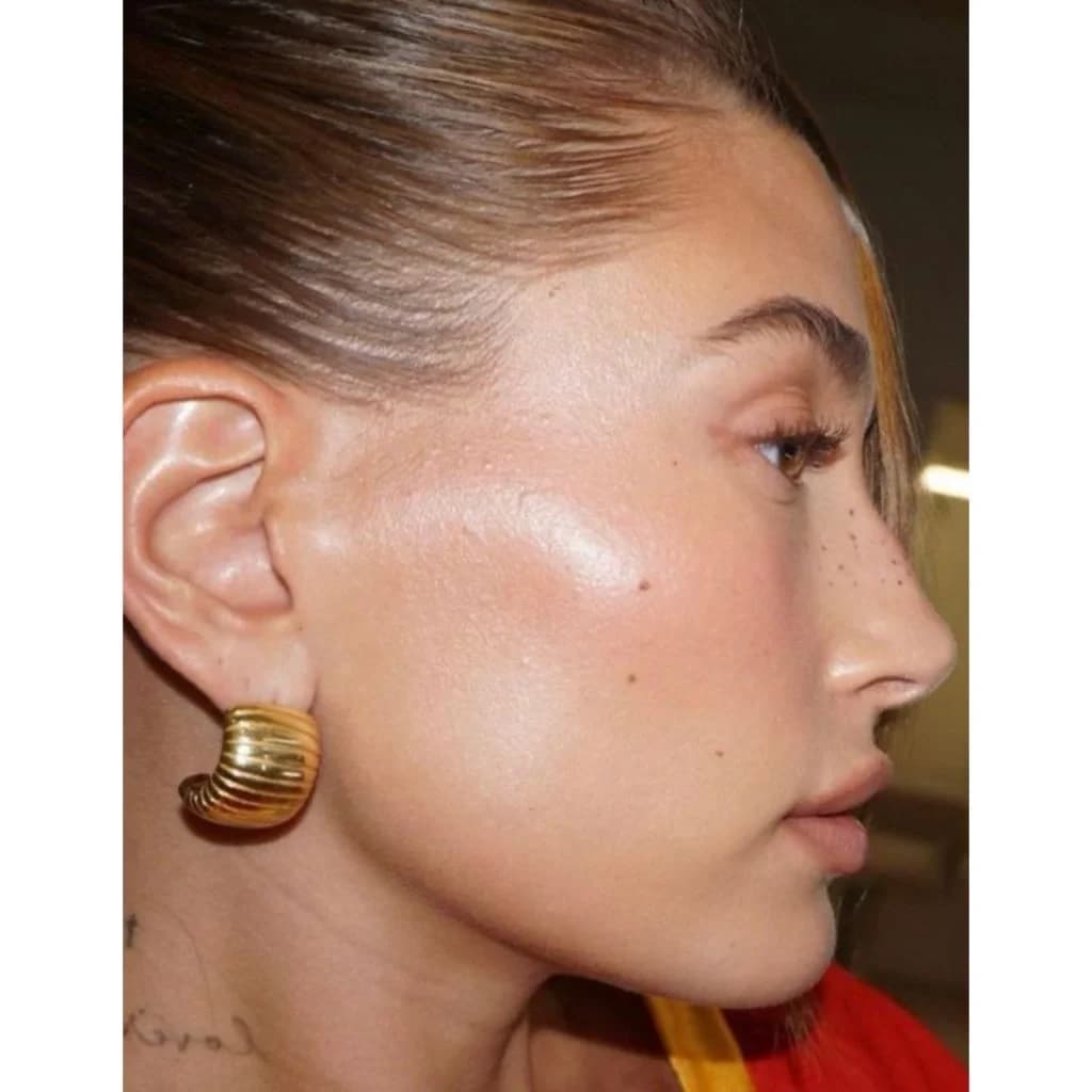 Hailey Bieber