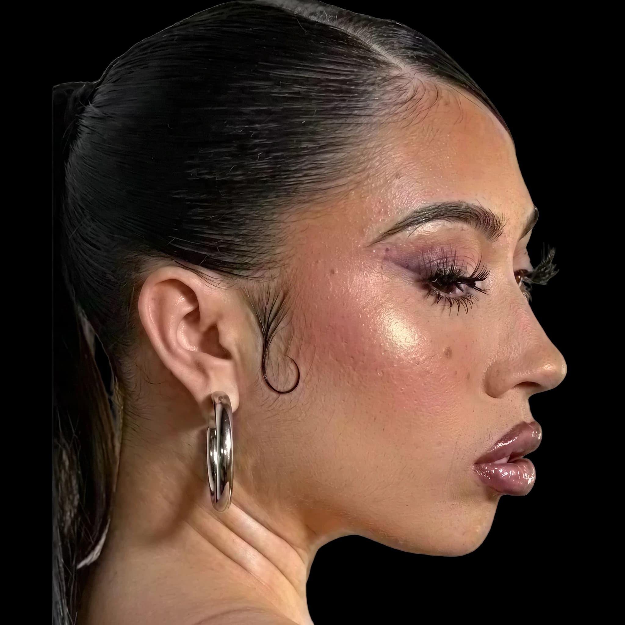 Kali Uchis, side profile