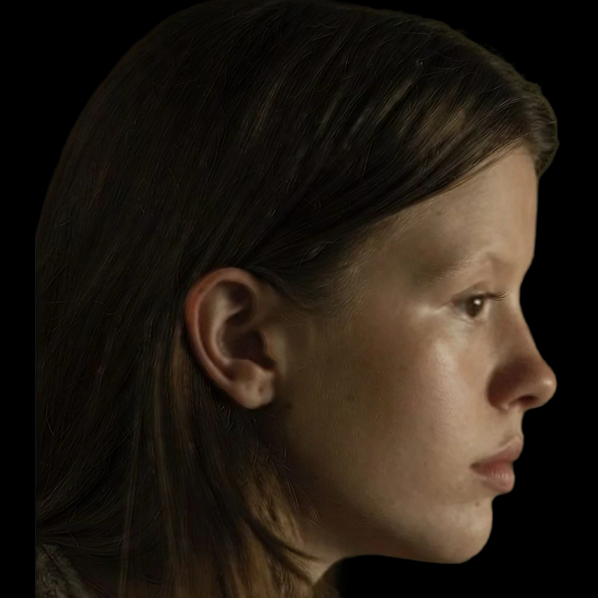 Mia Goth, Lower Lip E-Line Position