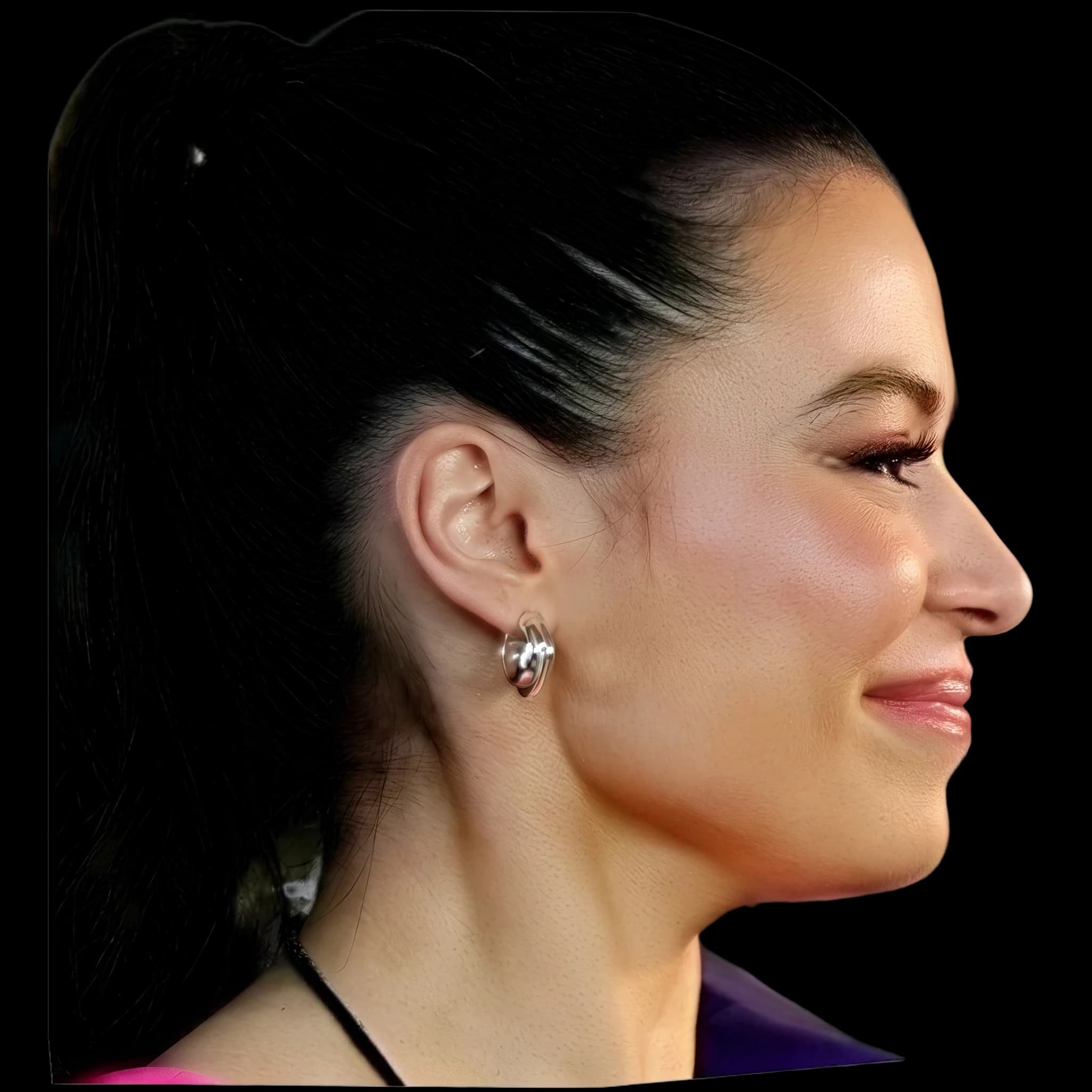 Miranda Cosgrove, side profile