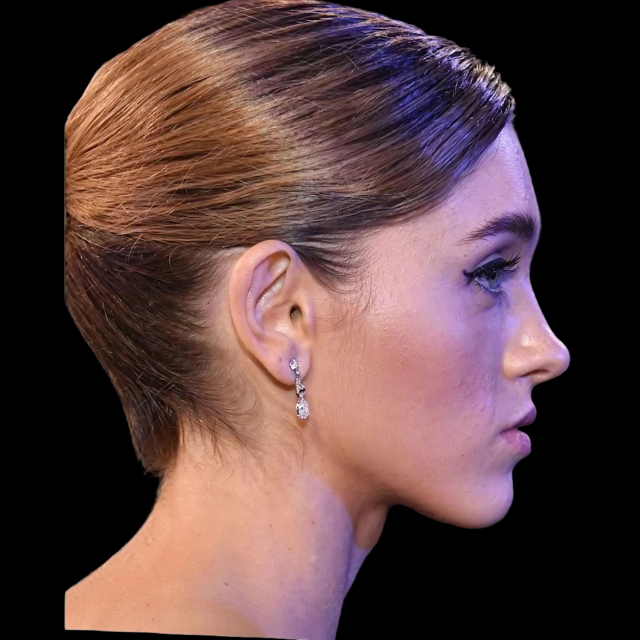Natalia Dyer (Nancy Wheeler), side profile