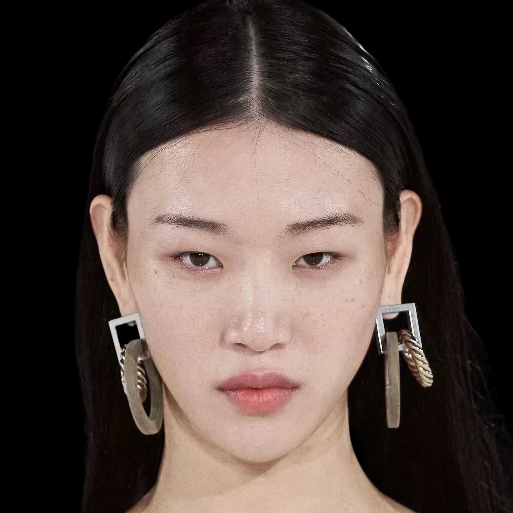 Sora Choi, Chin Definition